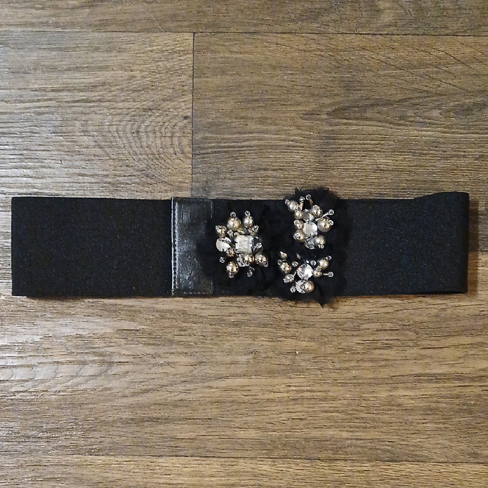 Vintage Y2K Betsey Johnson Black Elasticized Embellished Floral Accents Belt.